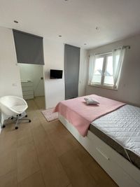 Schlafzimmer.